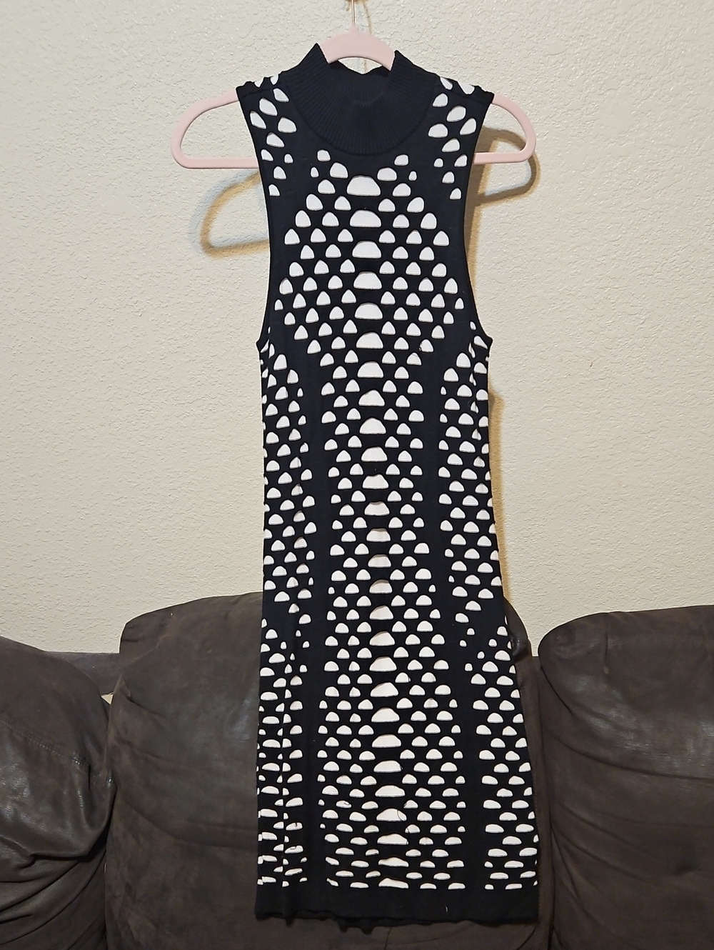 Guess Black & White Sleeveless Knit Midi Dress